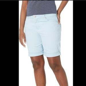 NWT Gloria Vanderbilt sz 12 petite shorts 1151